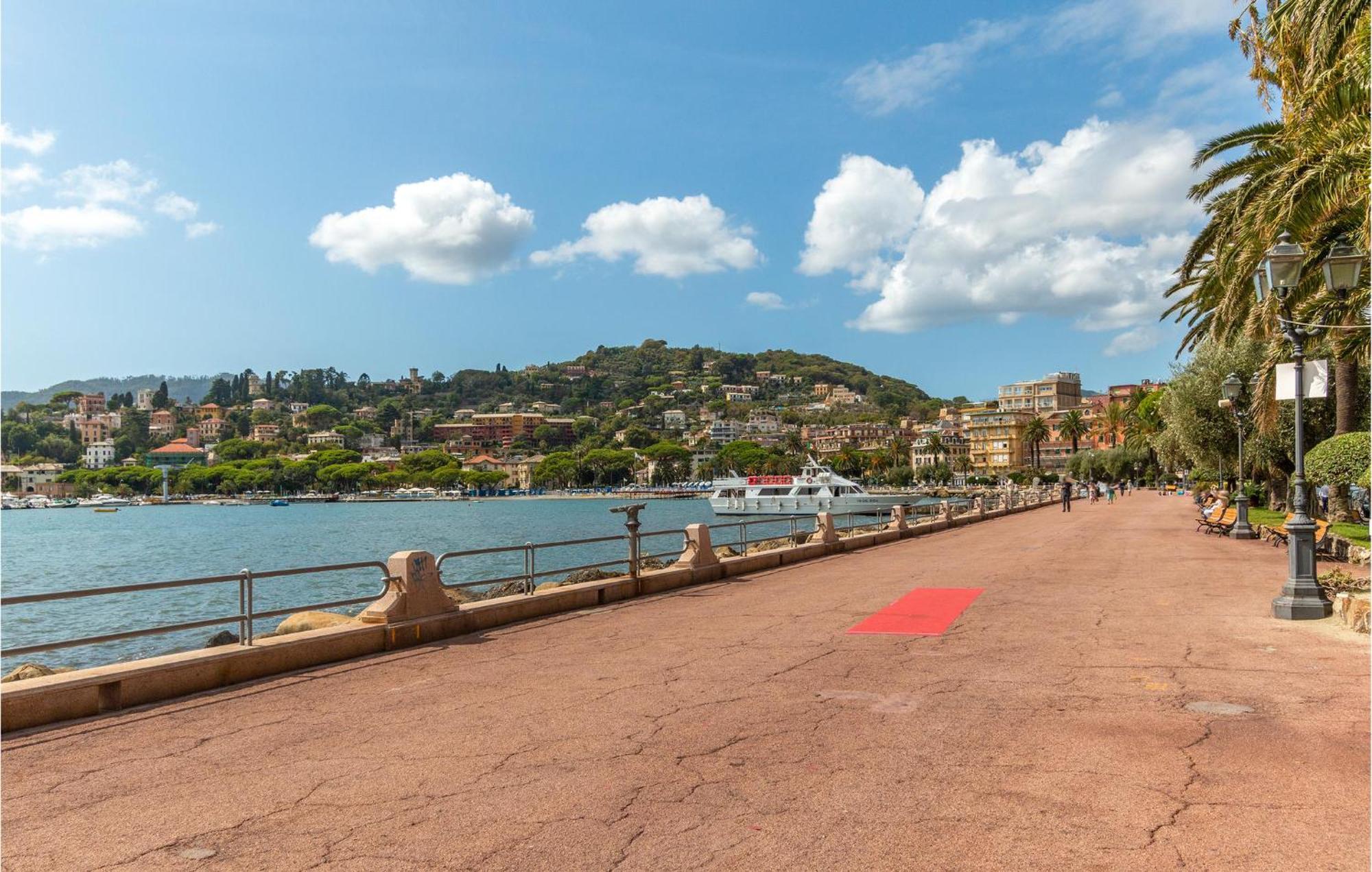 1 Bedroom Lovely Apartment In Rapallo Exterior foto