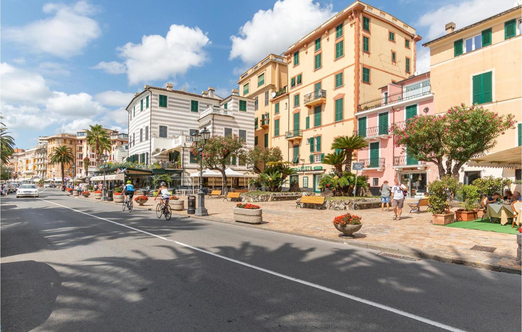 1 Bedroom Lovely Apartment In Rapallo Exterior foto